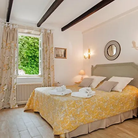 Villa Saint-restitut Sleeps 8 Pool Saint-Restitut
