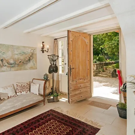Villa Saint-restitut Sleeps 8 Pool